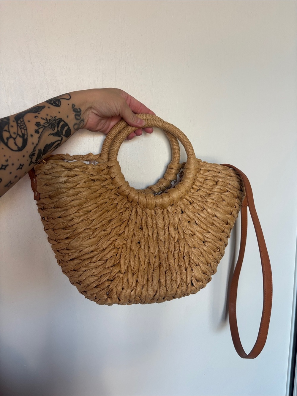 Woven Straw Circle-Handle Tote Bag in Tan